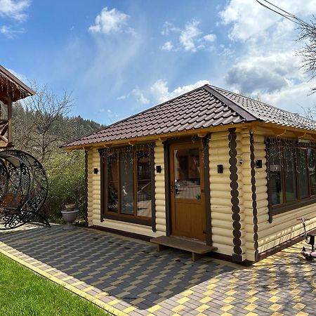 Rodynnyi Zatyshok Guest House เวอร์คอฟเวอนา ภายนอก รูปภาพ