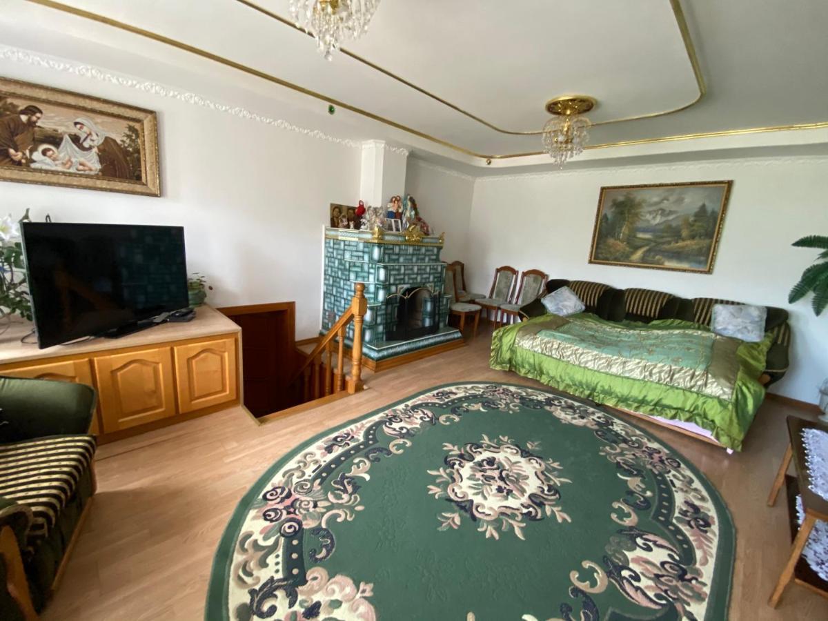 Rodynnyi Zatyshok Guest House เวอร์คอฟเวอนา ภายนอก รูปภาพ