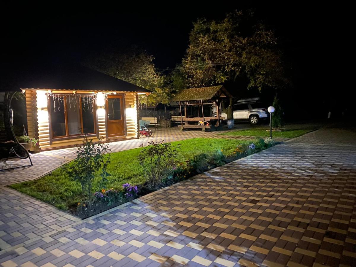 Rodynnyi Zatyshok Guest House เวอร์คอฟเวอนา ภายนอก รูปภาพ