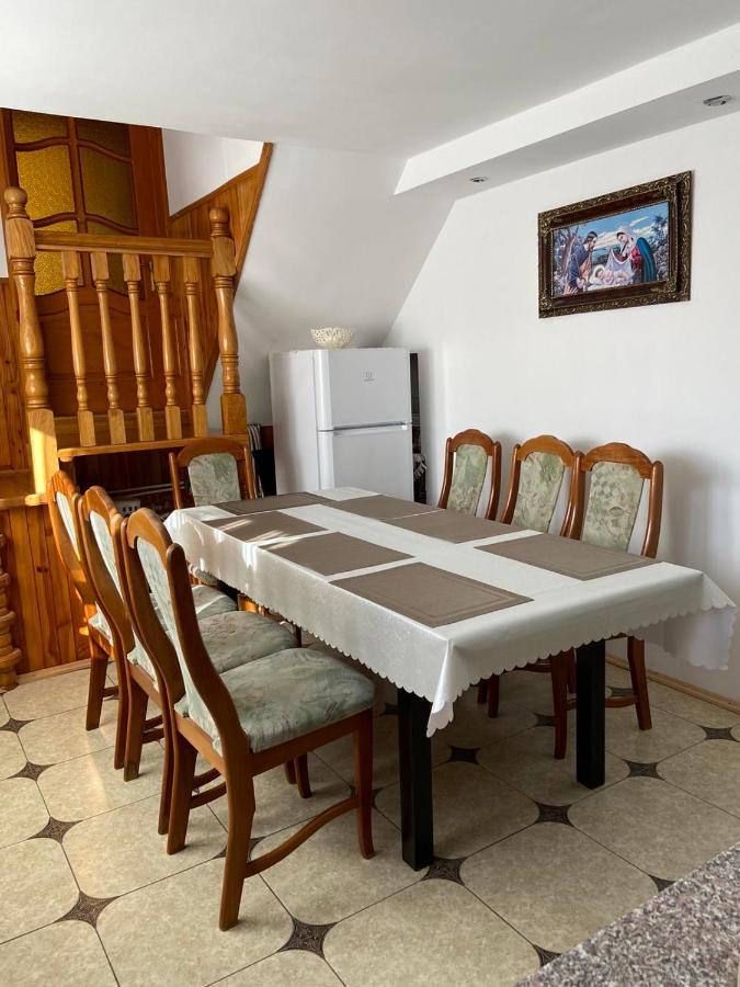Rodynnyi Zatyshok Guest House เวอร์คอฟเวอนา ภายนอก รูปภาพ