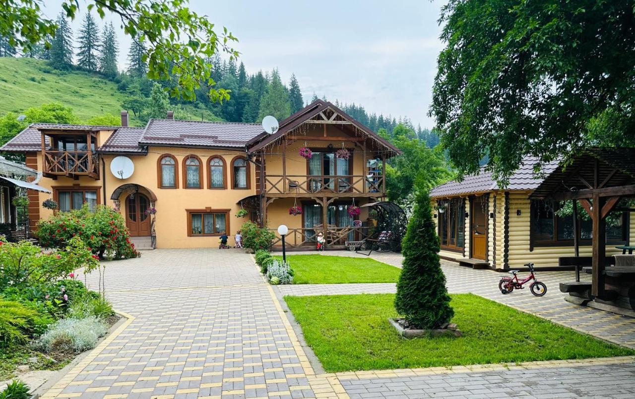 Rodynnyi Zatyshok Guest House เวอร์คอฟเวอนา ภายนอก รูปภาพ